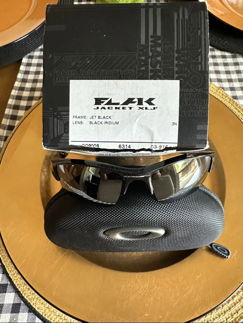 Oakley Flak 03-915 Wrap Sunglasses with Black Case